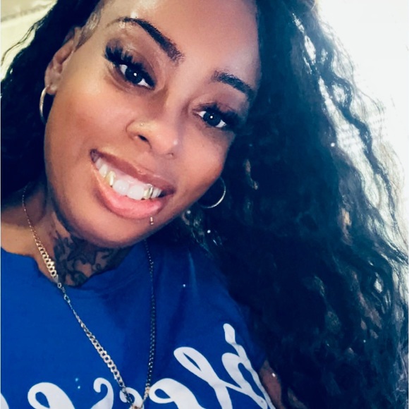 Meet your Posher, Leneka - Picture 1 of 1